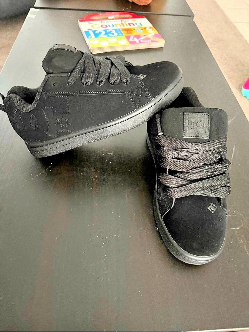 DC Court Graffik Men's Black Sneakers US 7.5 Like New